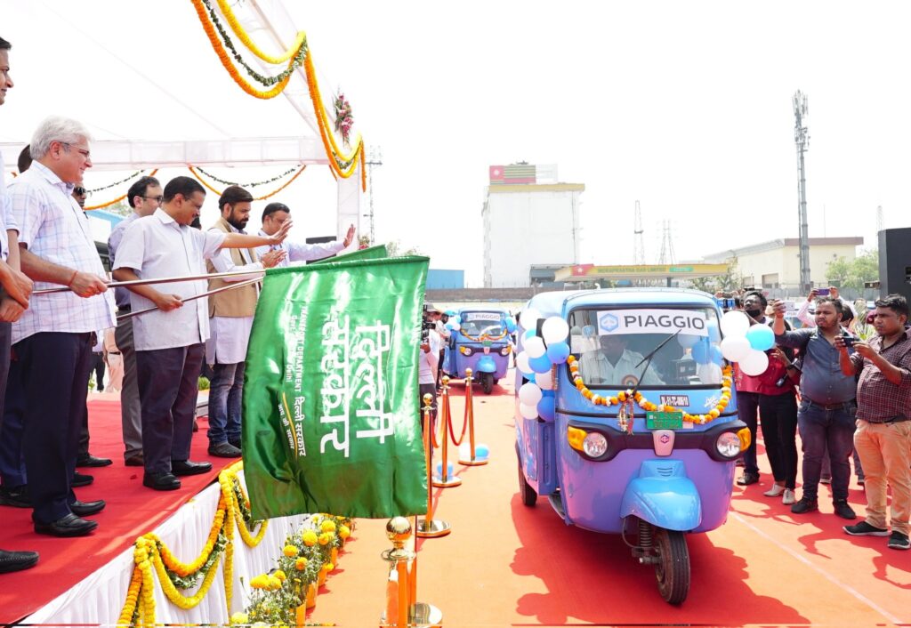 Delhi Government launches electric autos